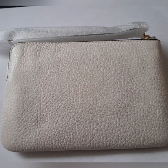 New Coach Wristlet With Gold Tone Heart Rivets New With Tags - Picture 6 of 10